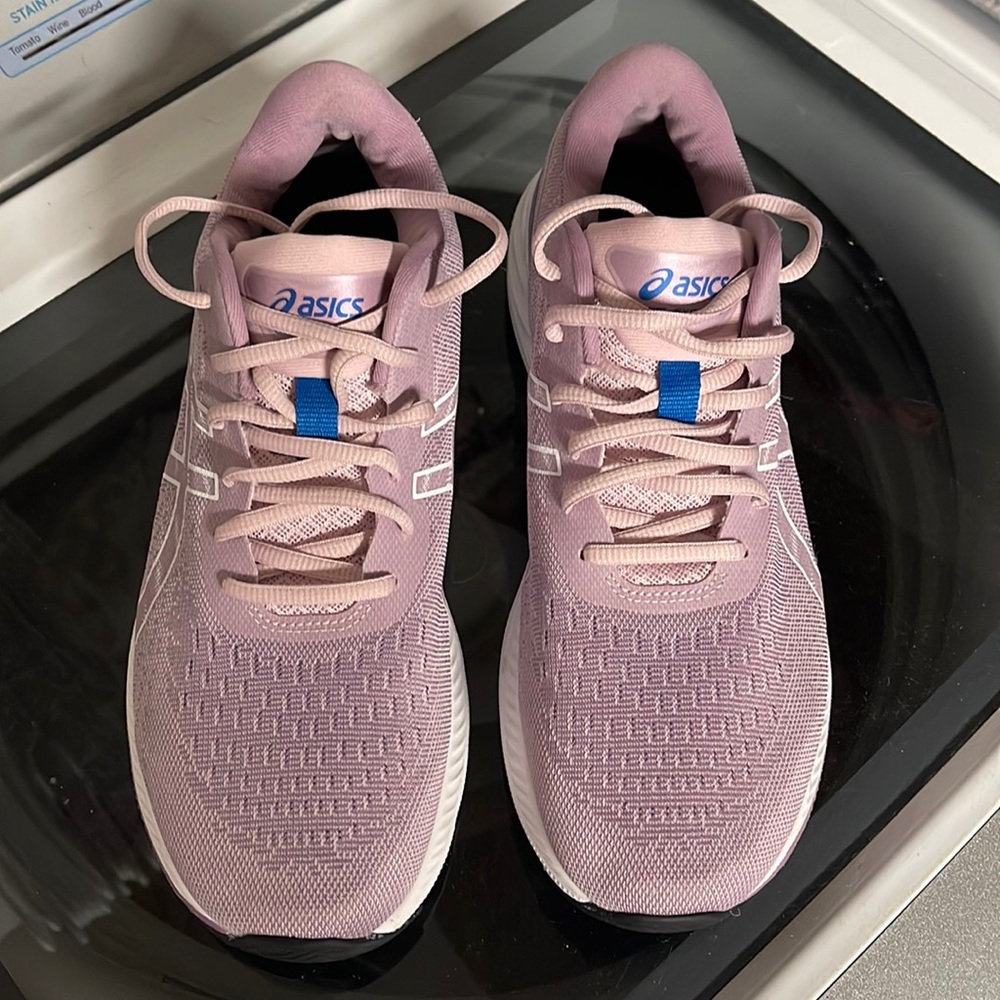 ASICS Geo Excite 9 womens size 11 only worn a few times